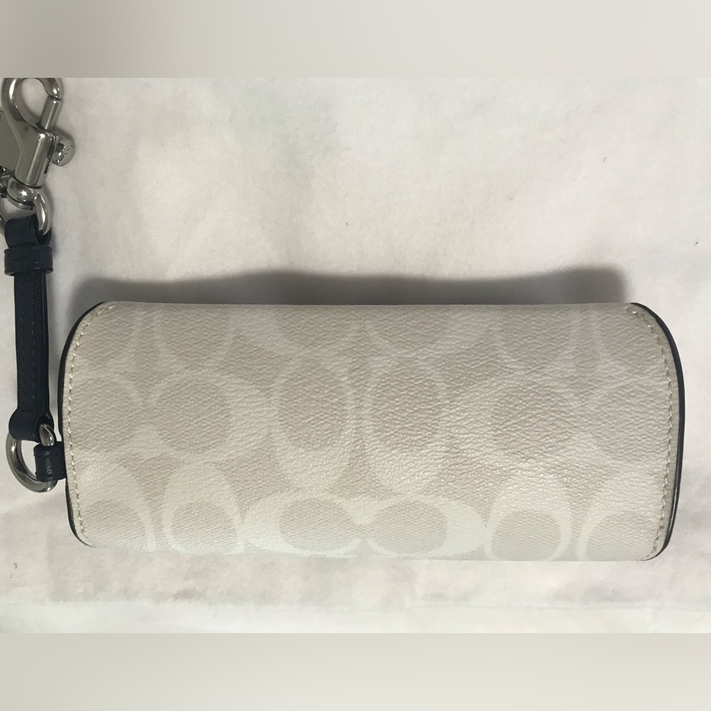 Authentic Coach White Women's Eye Glasses Case 🤍 - Picture 6 of 6